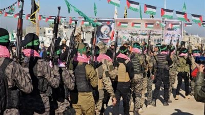 تبادل الاسرى بين حماس واسرائيل .. شاهد كتائب القسام تقدم هدية غير متوقعة لطفلة رهينة