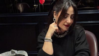 المطربة بوسي تحتفل بعيد الحب بطريقة رومانسية تخطف الأنظار |صور