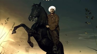 مسلسل حكيم باشا الحلقة 1 .. من التنقيب للأملاك بدأت رحلة مصطفى شعبان 
