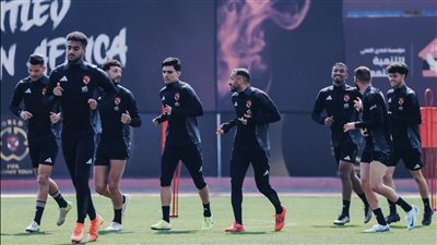 الأهلي يستعيد خدمات 4 لاعبين قبل القمة.. ما موقف بن شرقي ؟