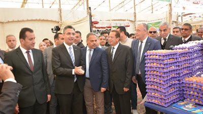 وزير التموين ومحافظ الشرقية يفتتحان معرض أهلا رمضان بالعاشر من رمضان