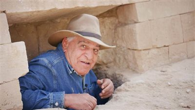 مكانش قصدي.. أول رد من زاهي حواس على اتهامة بكسر تمثال أثري