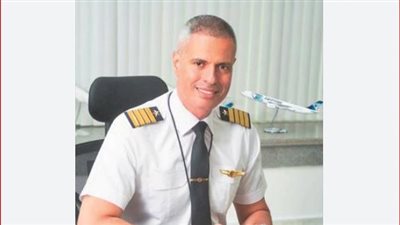 من هو الطيار احمد عادل رئيس شركة مصر للطيران الجديد؟.. السيرة الذاتية