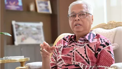 ضبط 22.7 مليون دولار بمنزل نائب رئيس وزراء ماليزيا (فيديو)