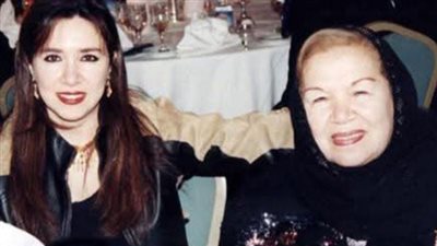 حقيقة إصابة والدة دينا عبد الله بالسرطان .. الفنانة تطلب من جمهورها الدعاء