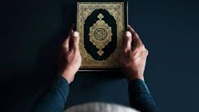 حكم الحلف علي المصحف كذبا .. اعرف كيفية تكفير اليمين