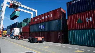 شعبة المستوردين: ارتفاع أسعار النفط سينعكس مباشرة على أسعار النوالين وتكلفة الإنتاج