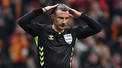 حكم مباراة باير ليفركوزن وبايرن ميونيخ متهم في قضايا أخلاقية.. ما القصة؟