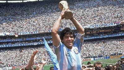 تفاصيل جديدة في قضية وفاة مارادونا أسطورة كأس العالم الأرجنتين 1984 