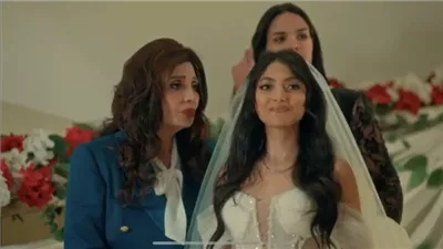 مواعيد عرض مسلسل الكابتن.. أكرم حسني يقنع شبح سوسن بدر بزواج ابنتها