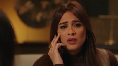 خيانة ياسمين عبد العزيز .. مشهد من على سريرها يعيد ذكرياتها بالواقع(فيديو)