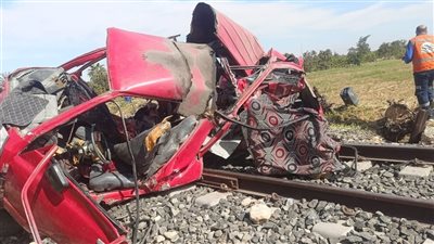 أسماء ضحايا حادث قطار الاسماعيلية اليوم مع سيارة ميني باص 