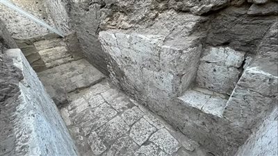 سلالة أنوبيس| مصر تكتشف مقبرة ملكية لفرعون غامض عمرها 3700 عام