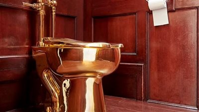 بريطانيا: القبض على عصابة سرقة المرحاض الذهبي 