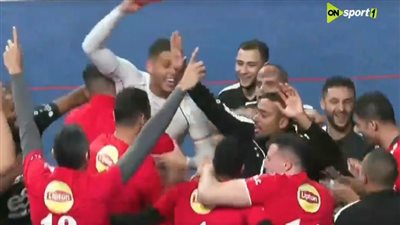 الأهلي يكتسح الزمالك بثلاثة أشواط نظيفة ويصعد لنهائي دوري الطائرة.. شاهد الاحتفالات 