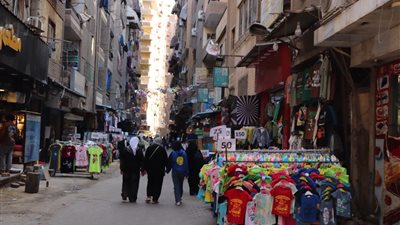غلاء الملابس يسرق فرحة العيد .. الأسعار نار والغلابة في سوق البالة |فيديو 