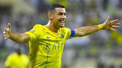 لفتة إنسانية| كريستيانو رونالدو يلبي نداء طفل خلال بعثة منتخب البرتغال (فيديو)