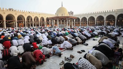 هل يوم الأحد القادم إجازة رسمية في مصر بمناسبة عيد الفطر؟ 