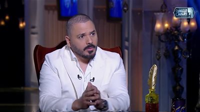 رامي عياش: أمي كانت قاسية عليا وكملت دراستي في الجامعة خوفا منها| فيديو