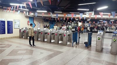 الوزير يتابع انتظام العمل بمرافق النقل والمواصلات خلال احتفالات عيد الفطر المبارك