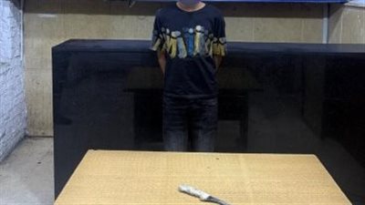 بسبب فتاة.. ضبط المتهم بالتعدي على شاب بسلاح أبيض في السلام 