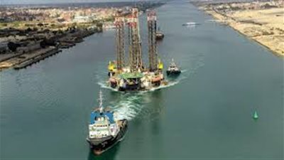 هل تؤثر رسوم ترامب الجمركية الجديدة على قناة السويس؟.. خبير يجيب