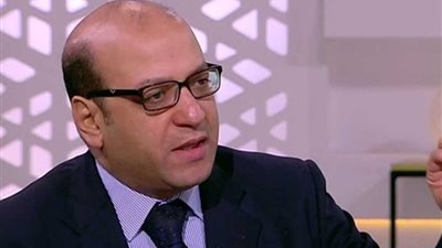 نمو 3.5% رغم التحديات العالمية.. أستاذ تمويل واستثمار: الاقتصاد المصري يتعافى