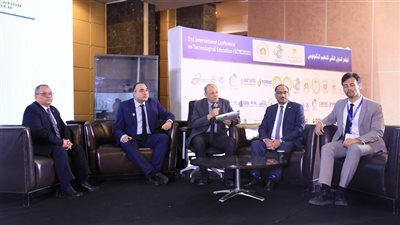 أكاديميون يناقشون الحوكمة والإدارة في نظام الجامعات التكنولوجية