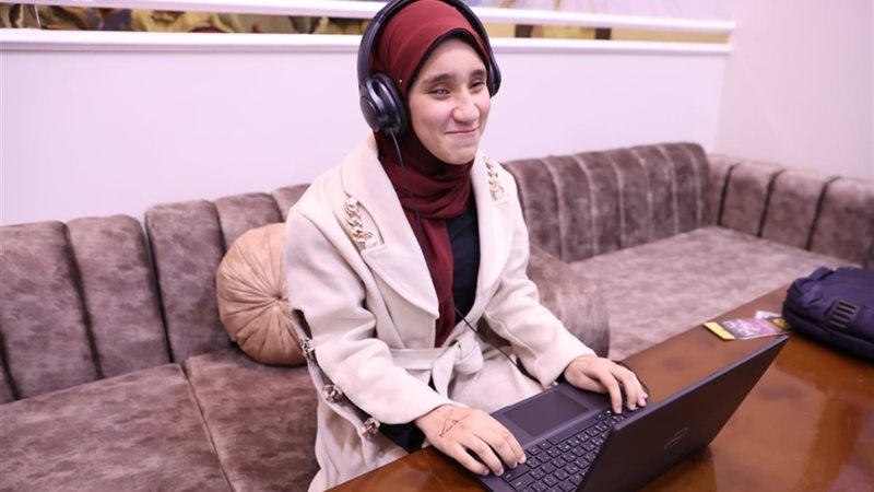 وزارة الاتصالات تسلم