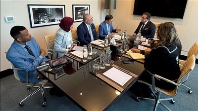 وزير الصحة يلتقي وفد «UNIDO» خلال أسبوع أبوظبي العالمي للصحة 2025 