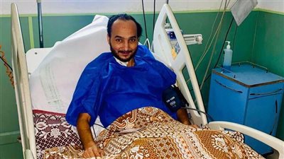 استجابة سريعة.. رد الطبيب محمد حسين بعد نقله إلى معهد ناصر 