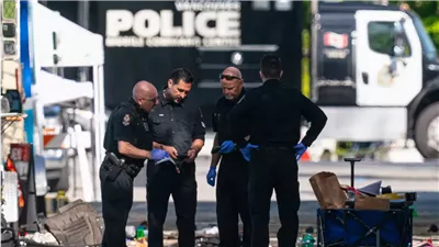 مقتل 11 وإصابة 20 شخصا بعد اقتحام سيارة مهرجان فانكوفر (فيديو-صور)