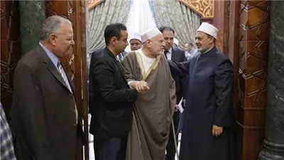 الحالة الصحية للدكتور أحمد عمر هاشم .. شيخ الأزهر يطمئن هاتفيا