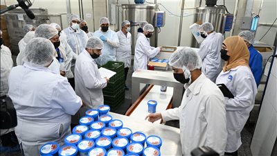  كامل الوزير: لجنة لمتابعة توفيق أوضاع مصانع بلبن| تفاصيل