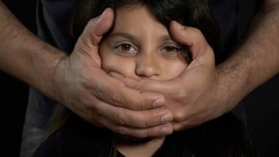 كيف أعرف أن ابني تعرض للتحرش الجنسي