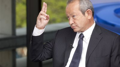 الذهب يقود نجيب ساويرس للحصول على لقب أغنى رجل في مصر