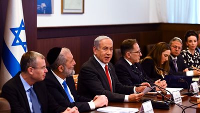 موافقة نتنياهو على المرحلة الثانية من هدنة غزة.. تراجع إسرائيلي أم مناورة سياسية؟