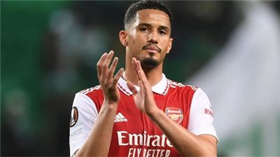 هل ينتقل ويليام ساليبا إلى ريال مدريد ؟ .. أرتيتا يحسمها