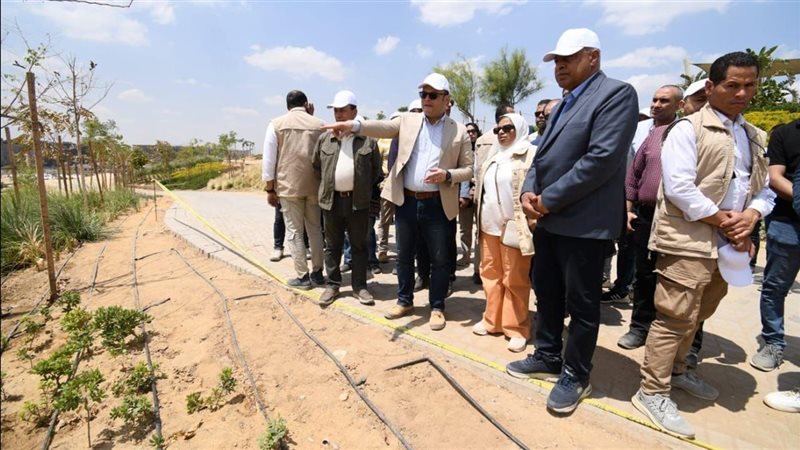 وزير الإسكان يتفقد