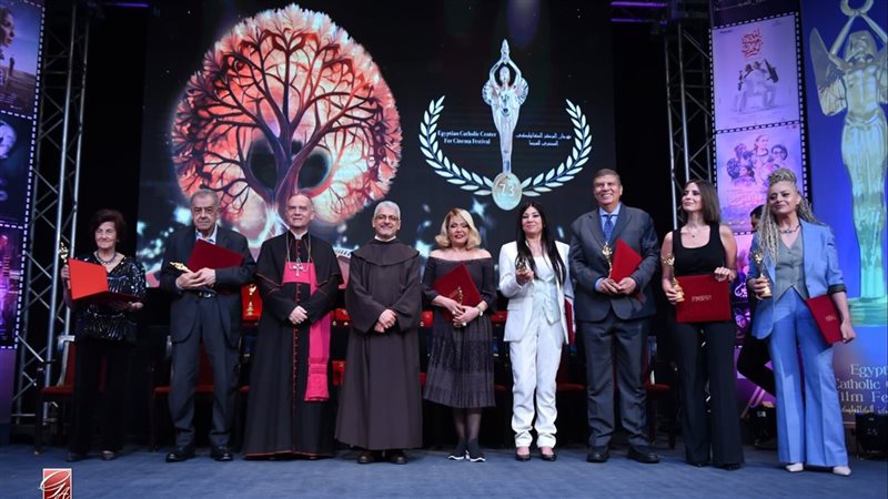 افتتاح مهرجان المركز