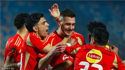 مدافع قوي على أعتاب الأهلي استعدادًا لكأس العالم للأندية، اعرف التفاصيل