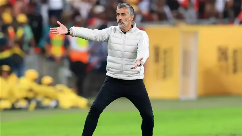 خوسيه ريفيرو مدرب