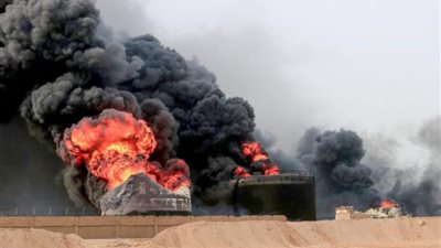 ماذا يحدث في اليمن الآن؟ غارات جوية إسرائيلية تستهدف موانئ الحديدة والصليف