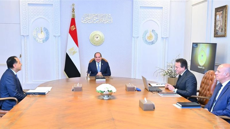 الرئيس السيسي يتابع