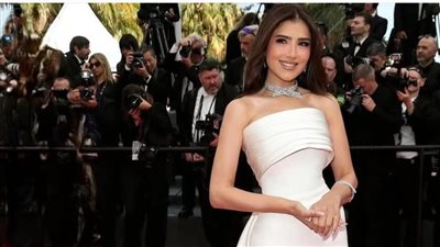 «إطلالة الملائكة»، مي عمر تخطف الأنظار في مهرجان كان السينمائي