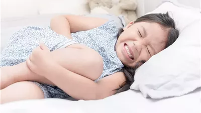 إصابة فتاة بإعياء عقب تناولها قطعة حشيش خاصة بوالدها في المطرية 