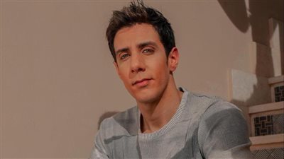 صورة عقد زواج العندليب والسندريلا، وحفيد عبد الحليم حافظ: به غلطات كارثية