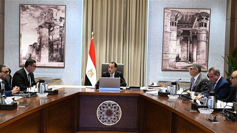 رئيس الوزراء يتابع