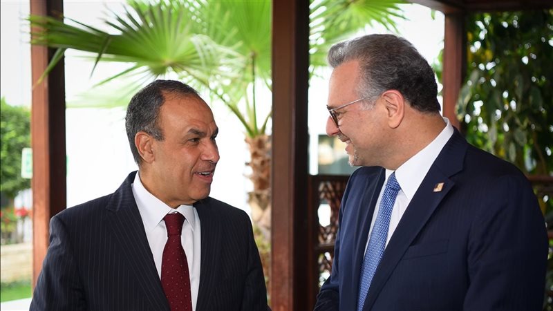 وزير الخارجية وكبير