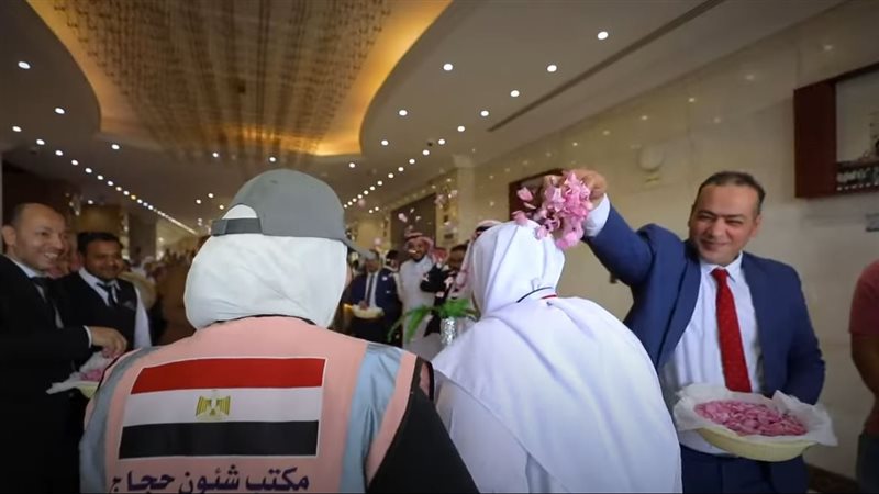 وصول وفود حجاج القرعة